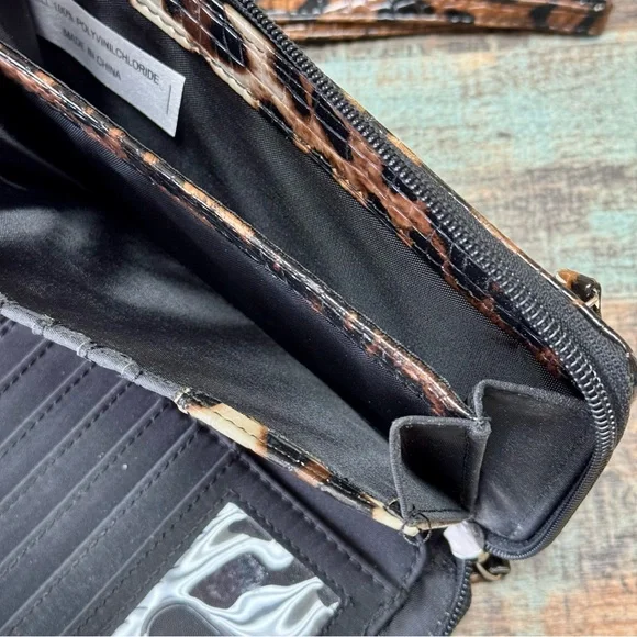 Women’s Animal Printed Faux Leather Wallet with Pockets - Picture 7 of 9